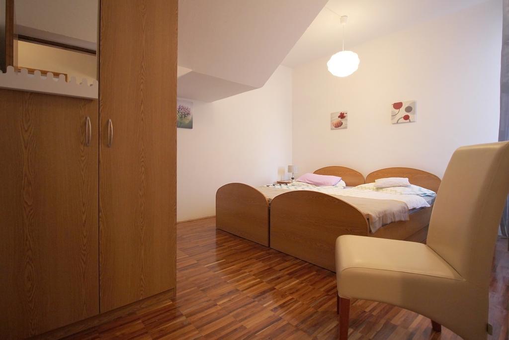 Apartment Andrea Baška Voda Eksteriør billede